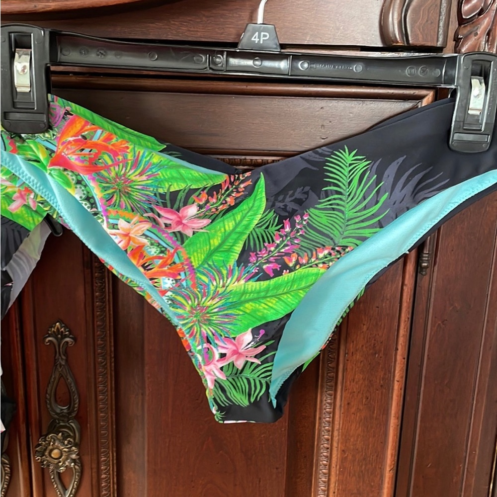 Bikini set - Picture 3 of 5